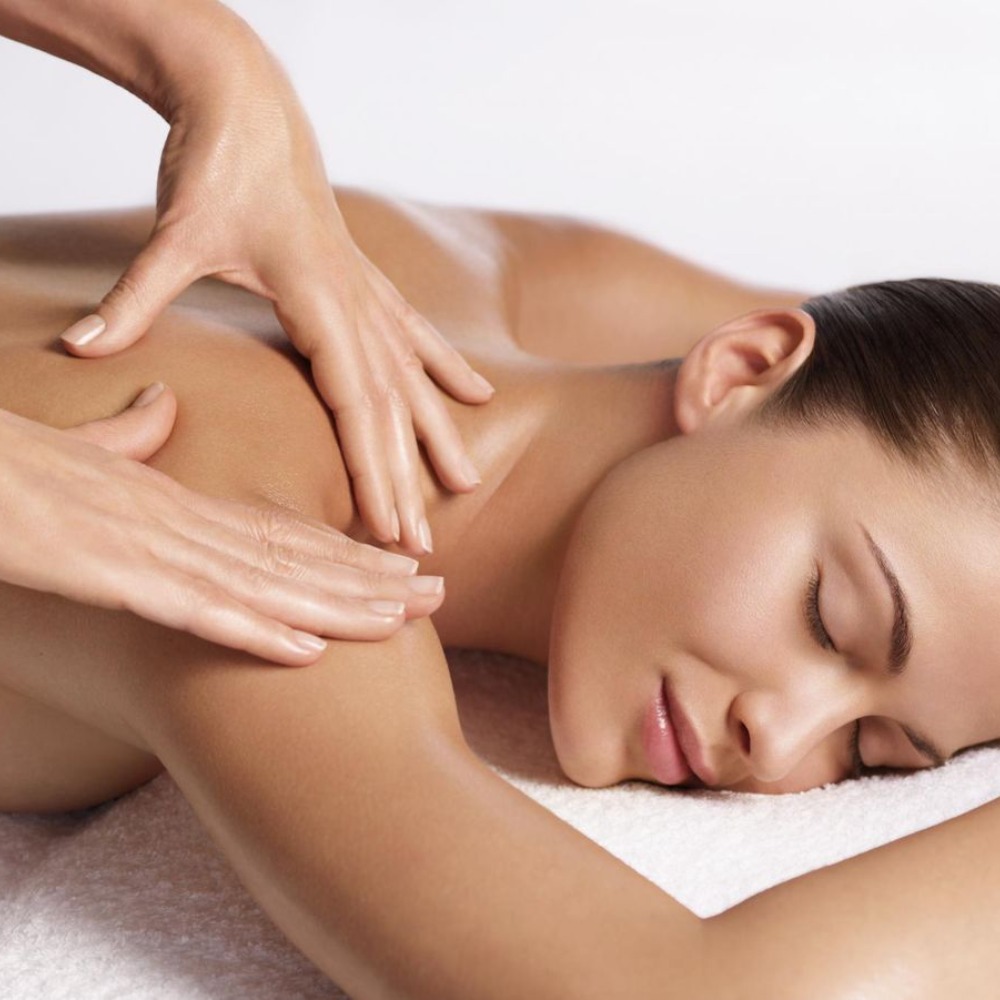 Full Back & Shoulder-Massage by Ayurvedic Oil